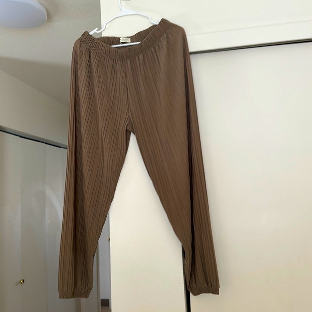 Ruffle bohemian style dress pants